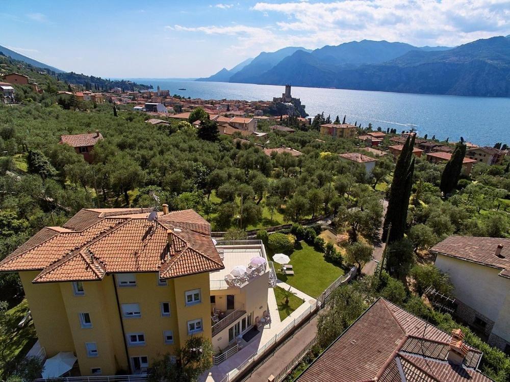 La Pervinca Apartments Malcesine Eksteriør bilde