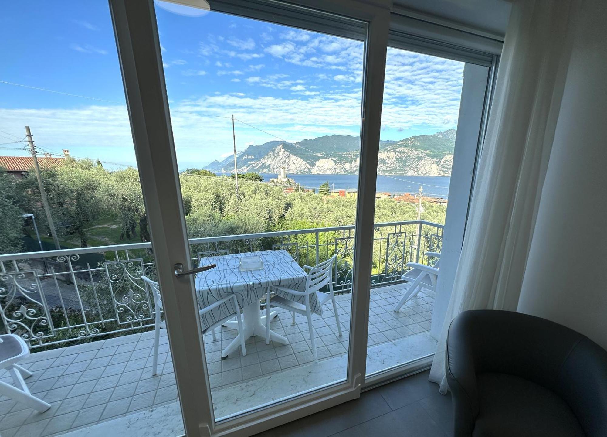 La Pervinca Apartments Malcesine Eksteriør bilde